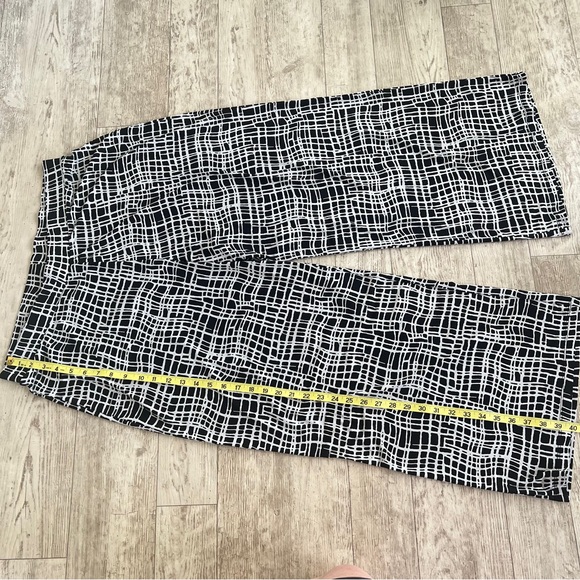 EUC! Stretchy Wide Leg Jessica London 18/20 Black and White Patterned Pants - Picture 5 of 9